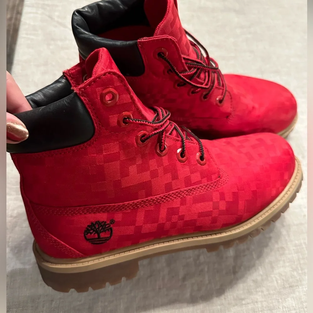 Timberland Red Camo Work Boots TIMBERLAND Mens Red Camo Valentines Premium Hiking Boots  main image 3